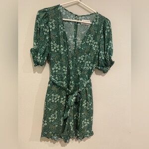 Green mini floral print romper Size SP
